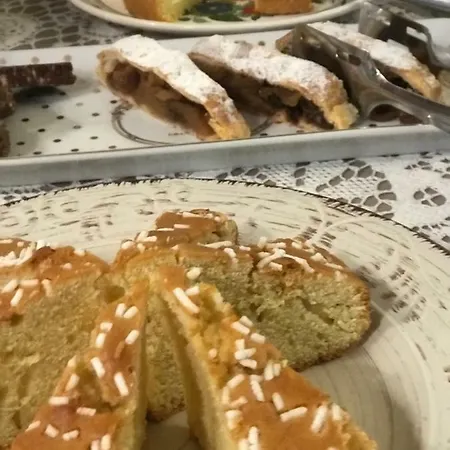 Sul Garda לינה וארוחת בוקר קסטלנואובו דל גארדה